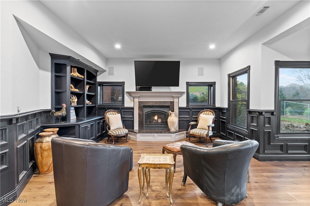 Canton, Ohio, 44721, United States, 3 Bedrooms Bedrooms, ,4 BathroomsBathrooms,Residential,Active,1997888