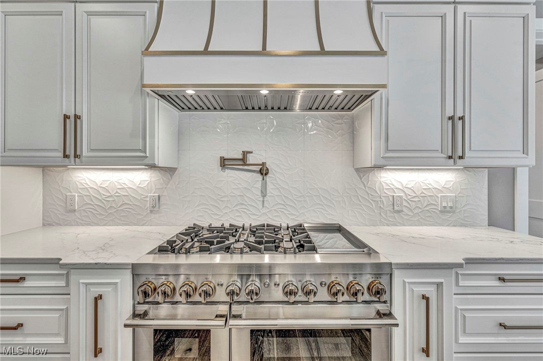 Shaker Heights, Ohio, 44122, United States, 6 Bedrooms Bedrooms, ,5 BathroomsBathrooms,Residential,Active,1909081