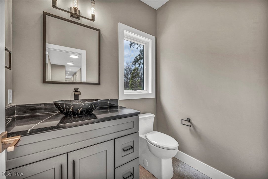 Shaker Heights, Ohio, 44122, United States, 6 Bedrooms Bedrooms, ,5 BathroomsBathrooms,Residential,Active,1909081