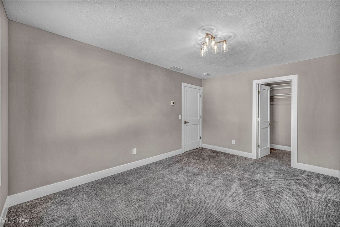 Moreland Hills, Ohio, 44022, United States, 5 Bedrooms Bedrooms, ,6 BathroomsBathrooms,Residential,Contingent,1903201