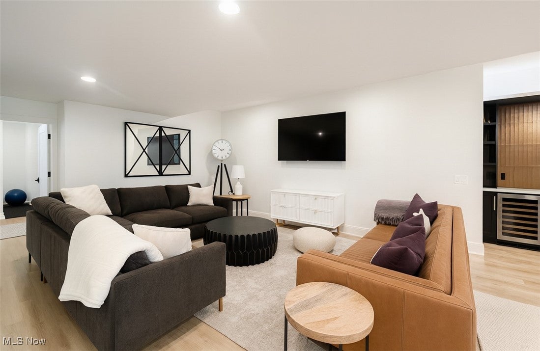 Westlake, Ohio, 44145, United States, 5 Bedrooms Bedrooms, ,6 BathroomsBathrooms,Residential,Active,1988431