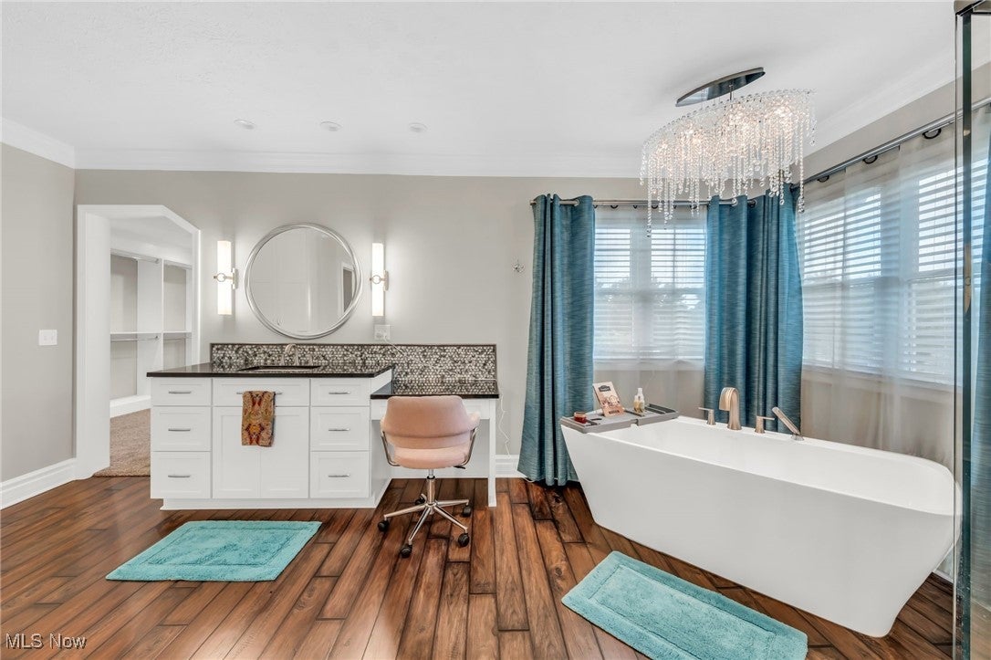 Amherst, Ohio, 44001, United States, 9 Bedrooms Bedrooms, ,6 BathroomsBathrooms,Residential,Active,1941346