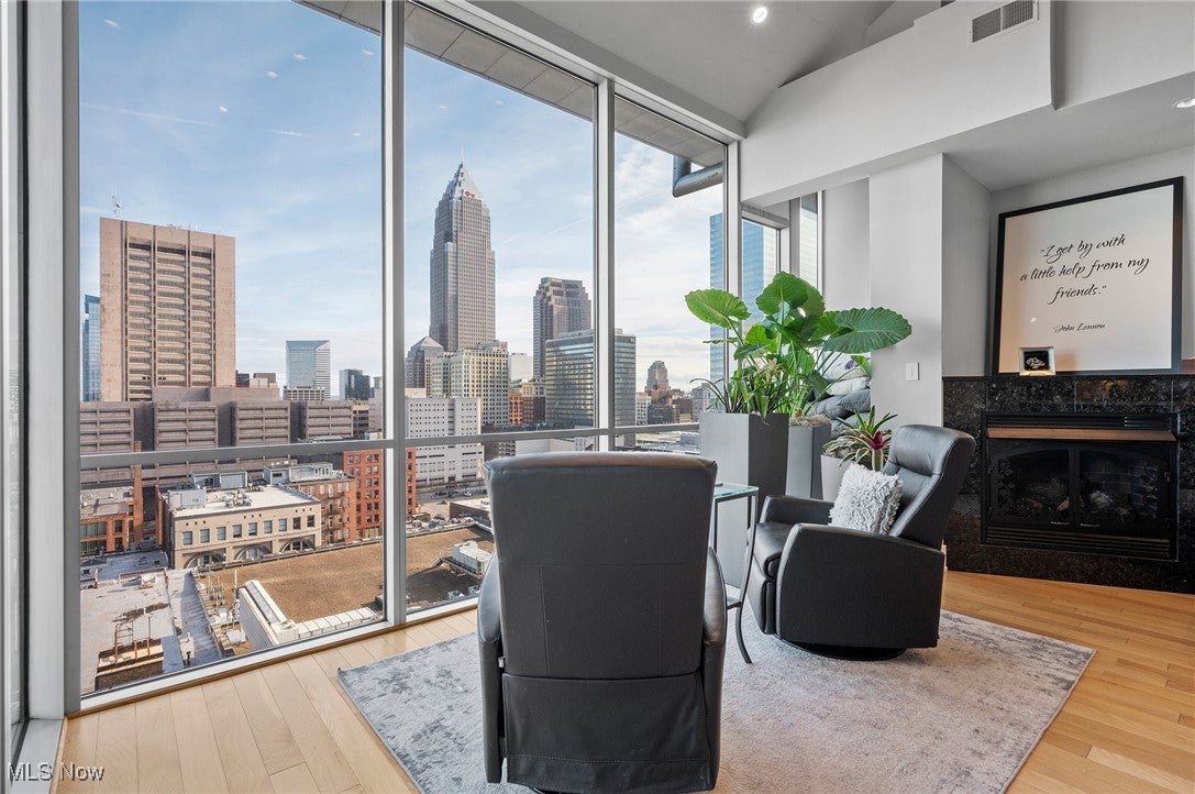 Cleveland, Ohio, 44113, United States, 2 Bedrooms Bedrooms, ,3 BathroomsBathrooms,Residential,Active,1839749