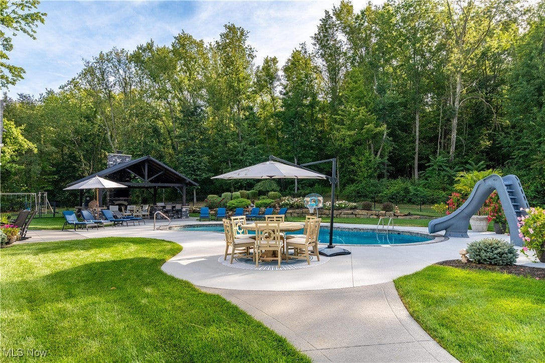 Akron, Ohio, 44312, United States, 3 Bedrooms Bedrooms, ,4 BathroomsBathrooms,Residential,Active,1929696