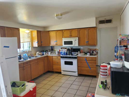 2805 EMERALD DR, ROSWELL, NM 88203, photo 2 of 7