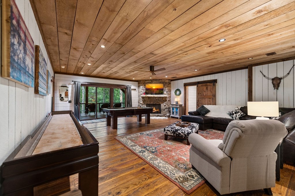 Blue Ridge, Georgia, 30513, United States, 3 Bedrooms Bedrooms, ,5 BathroomsBathrooms,Residential,Active,1973531