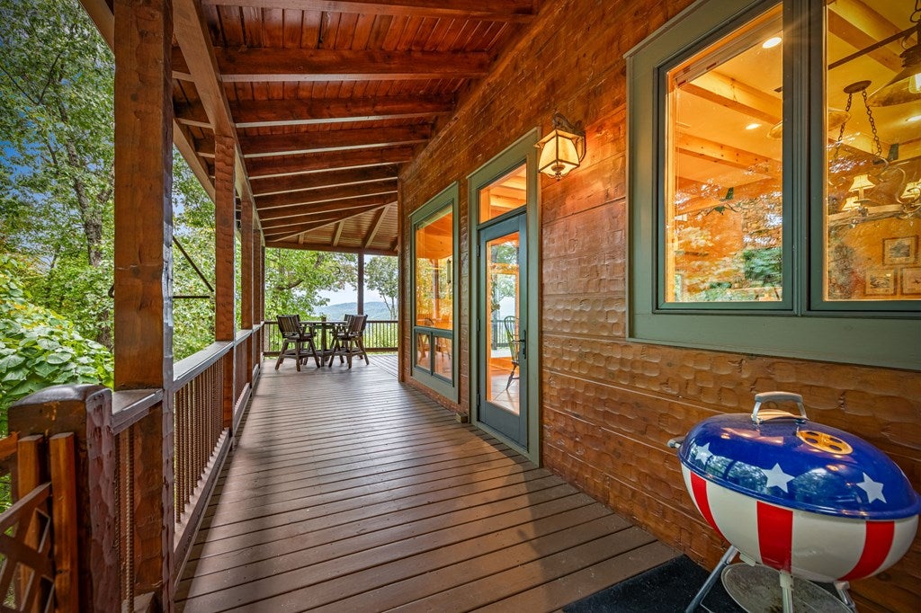 Morganton, Georgia, 30560, United States, 4 Bedrooms Bedrooms, ,5 BathroomsBathrooms,Residential,Active,1952626