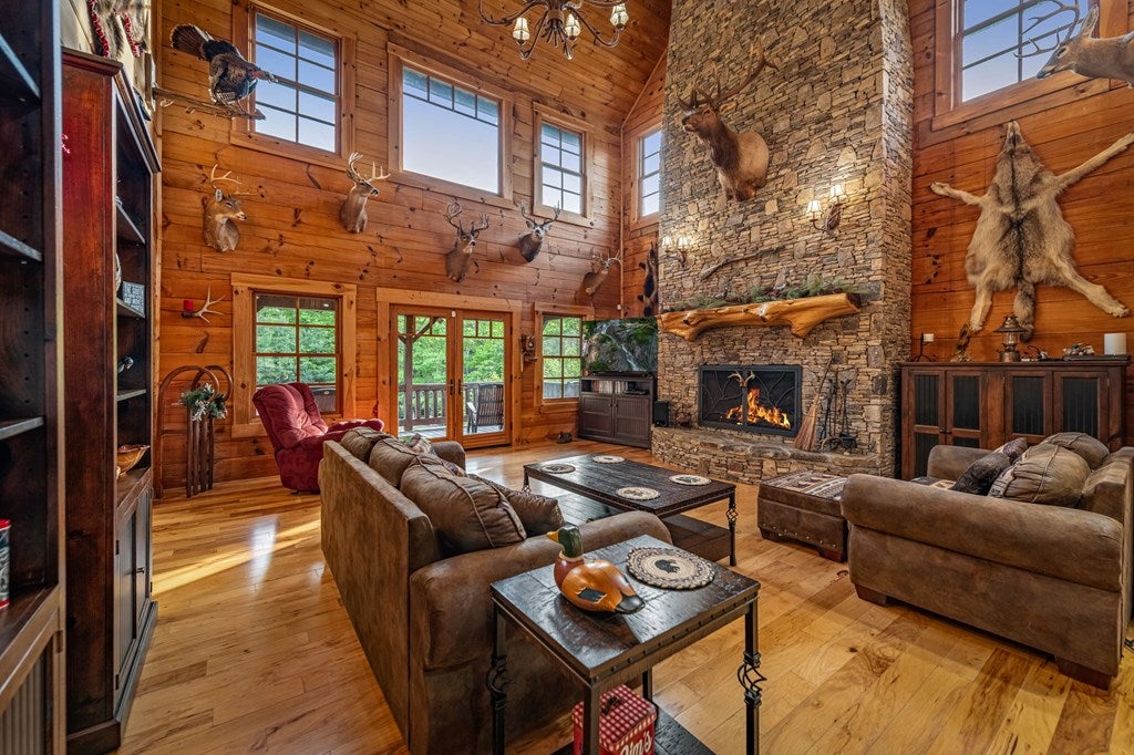 Brasstown, North Carolina, 28902, United States, 4 Bedrooms Bedrooms, ,5 BathroomsBathrooms,Residential,Active,1810516