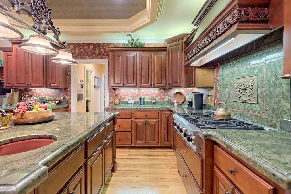 Hiawassee, Georgia, 30546, United States, 4 Bedrooms Bedrooms, ,5 BathroomsBathrooms,Residential,Active,1741595