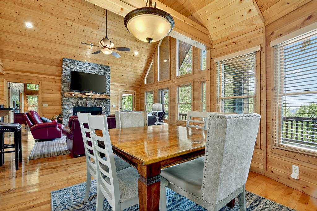 Blue Ridge, Georgia, 30513, United States, 4 Bedrooms Bedrooms, ,4 BathroomsBathrooms,Residential,Active,1877814