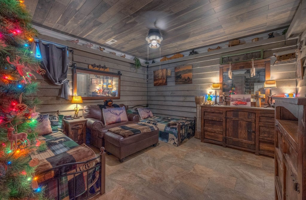 Hiawassee, Georgia, 30546, United States, 3 Bedrooms Bedrooms, ,2 BathroomsBathrooms,Residential,Active,2007353