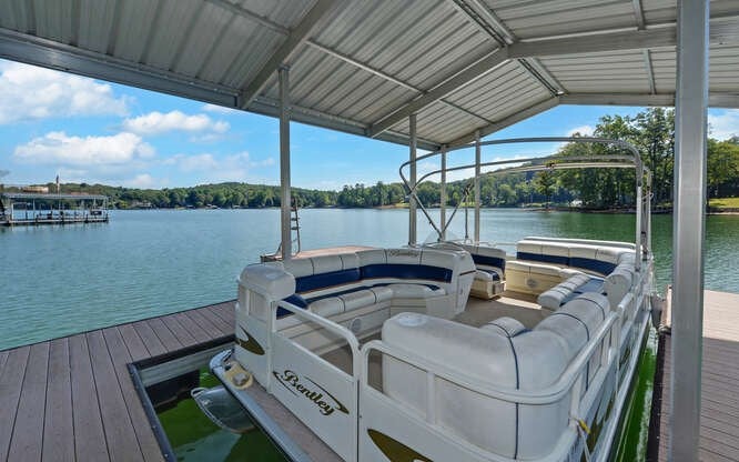 Hiawassee, Georgia, 30546, United States, 4 Bedrooms Bedrooms, ,3 BathroomsBathrooms,Residential,Active,1945082