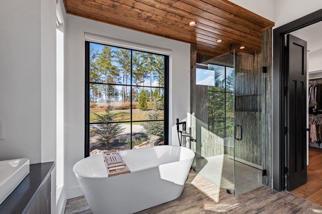 Ellijay, Georgia, 30540, United States, 4 Bedrooms Bedrooms, ,3 BathroomsBathrooms,Residential,Active,1985878