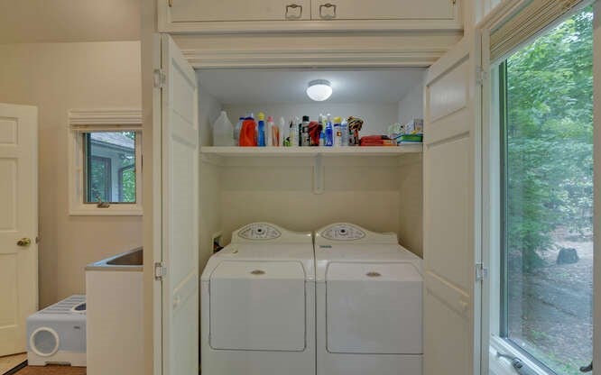 Hiawassee, Georgia, 30546, United States, 4 Bedrooms Bedrooms, ,3 BathroomsBathrooms,Residential,Active,1863263