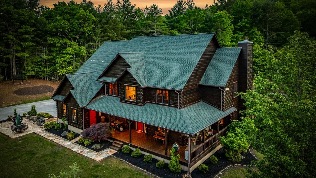 Brasstown, North Carolina, 28902, United States, 4 Bedrooms Bedrooms, ,5 BathroomsBathrooms,Residential,Active,1810516