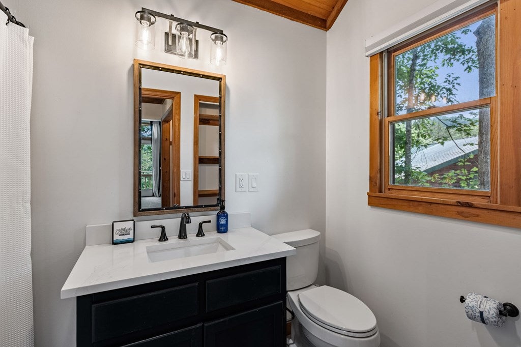 Morganton, Georgia, 30560, United States, 4 Bedrooms Bedrooms, ,3 BathroomsBathrooms,Residential,Pending,1858671