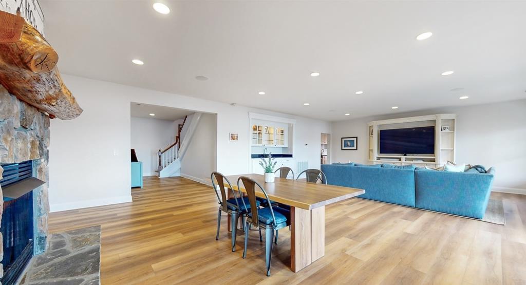 Hiawassee, Georgia, 30546, United States, 8 Bedrooms Bedrooms, ,6 BathroomsBathrooms,Residential,Active,1821974