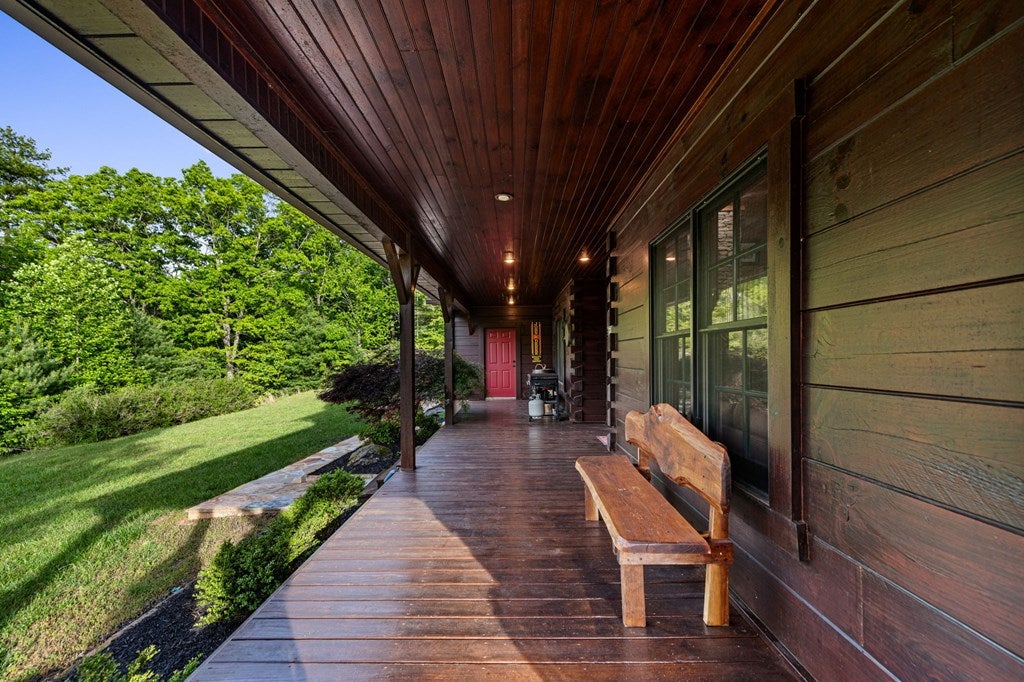 Brasstown, North Carolina, 28902, United States, 4 Bedrooms Bedrooms, ,5 BathroomsBathrooms,Residential,Active,1810516