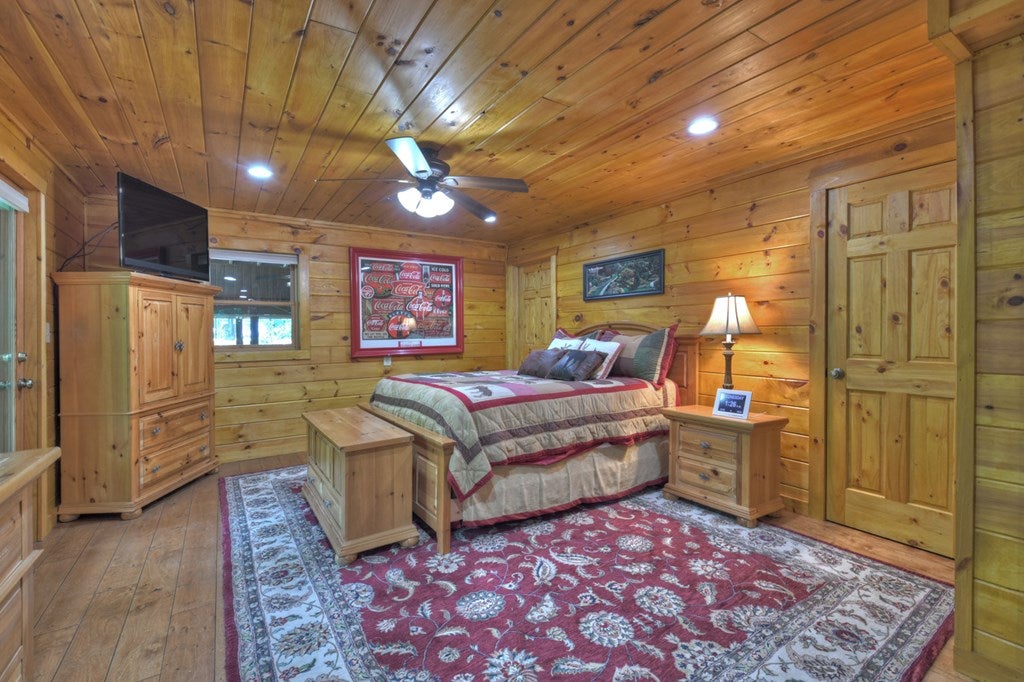 Morganton, Georgia, 30560, United States, 4 Bedrooms Bedrooms, ,6 BathroomsBathrooms,Residential,Active,1944072