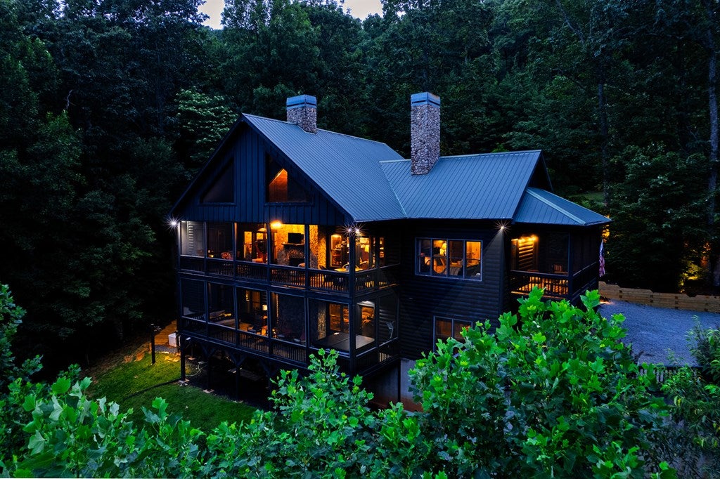 Ellijay, Georgia, 30536, United States, 6 Bedrooms Bedrooms, ,5 BathroomsBathrooms,Residential,Active,1929800