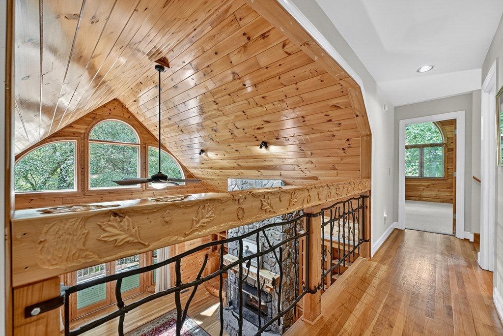 Ellijay, Georgia, 30536, United States, 3 Bedrooms Bedrooms, ,5 BathroomsBathrooms,Residential,Active,1926905