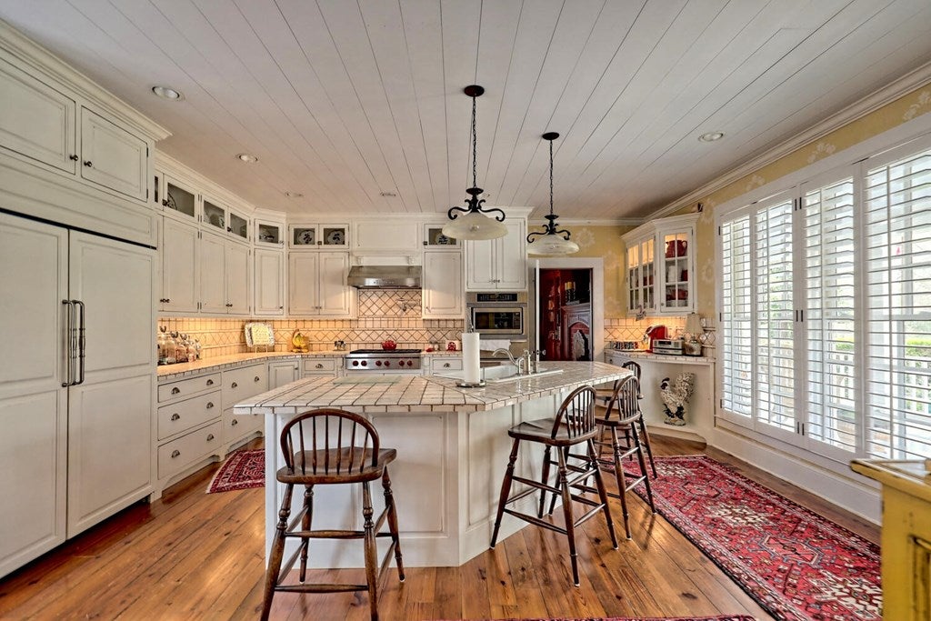 Young Harris, Georgia, 30582, United States, 4 Bedrooms Bedrooms, ,5 BathroomsBathrooms,Residential,Active,1945371