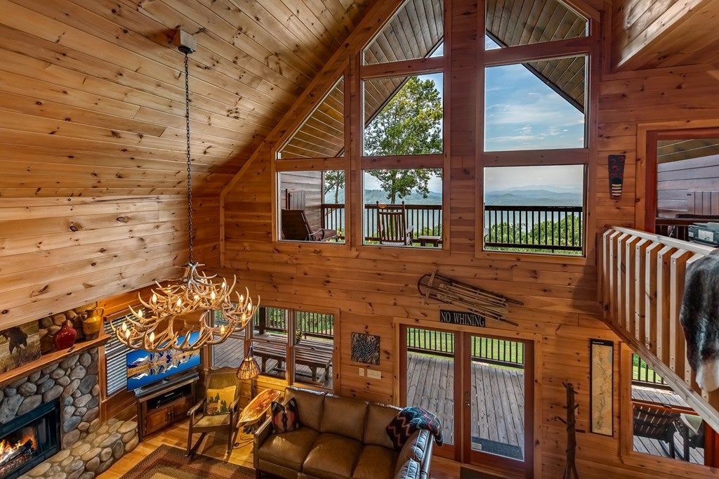Mineral Bluff, Georgia, 30559, United States, 4 Bedrooms Bedrooms, ,4 BathroomsBathrooms,Residential,Active,1929467