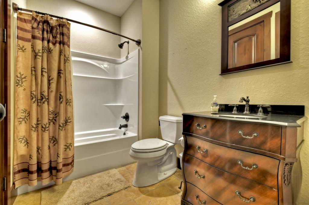 Ellijay, Georgia, 30536, United States, 5 Bedrooms Bedrooms, ,6 BathroomsBathrooms,Residential,Active,1953362