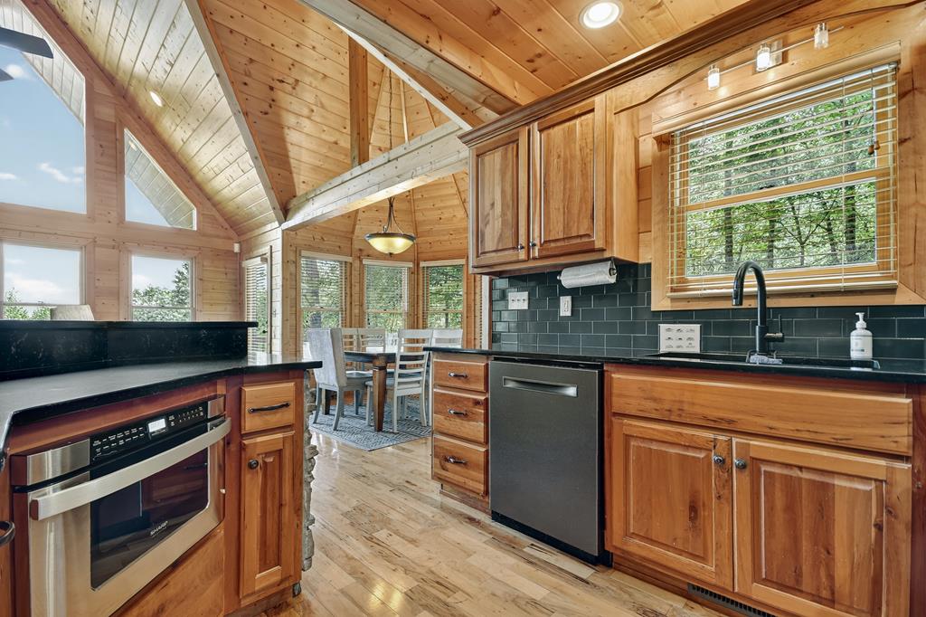 Blue Ridge, Georgia, 30513, United States, 4 Bedrooms Bedrooms, ,4 BathroomsBathrooms,Residential,Active,1877814