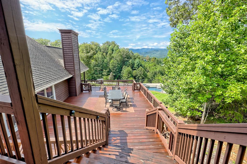 Franklin, North Carolina, 28734, United States, 3 Bedrooms Bedrooms, ,4 BathroomsBathrooms,Residential,Active,1945078