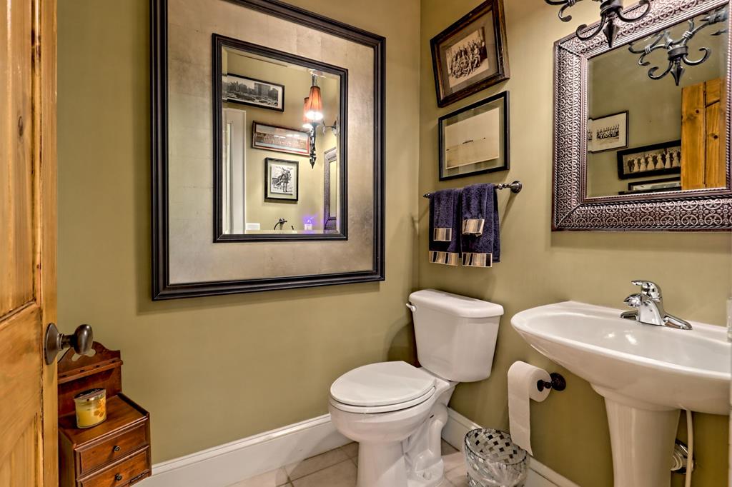 Franklin, North Carolina, 28734, United States, 3 Bedrooms Bedrooms, ,4 BathroomsBathrooms,Residential,Active,1945078