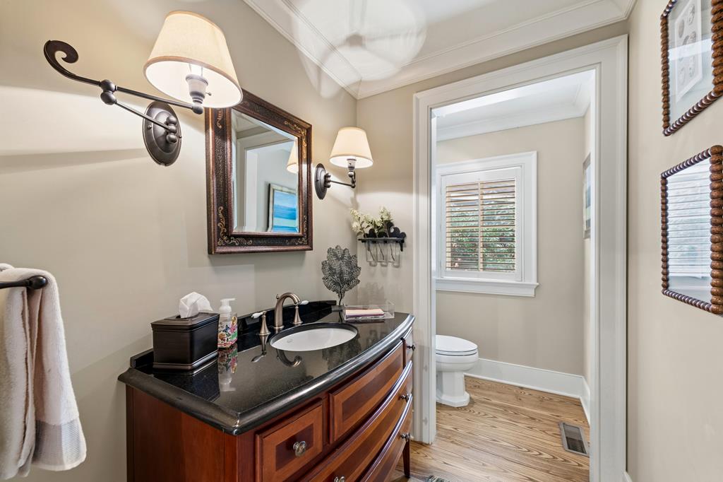 Murphy, North Carolina, 28906, United States, 5 Bedrooms Bedrooms, ,6 BathroomsBathrooms,Residential,Active,2000202