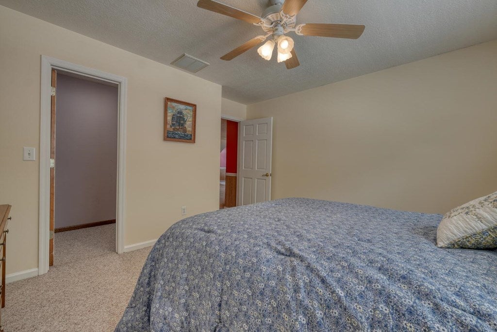 Blairsville, Georgia, 30512, United States, 4 Bedrooms Bedrooms, ,4 BathroomsBathrooms,Residential,Active,1892611