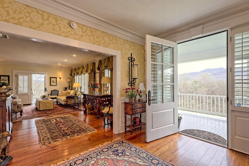 Young Harris, Georgia, 30582, United States, 4 Bedrooms Bedrooms, ,5 BathroomsBathrooms,Residential,Active,1945371