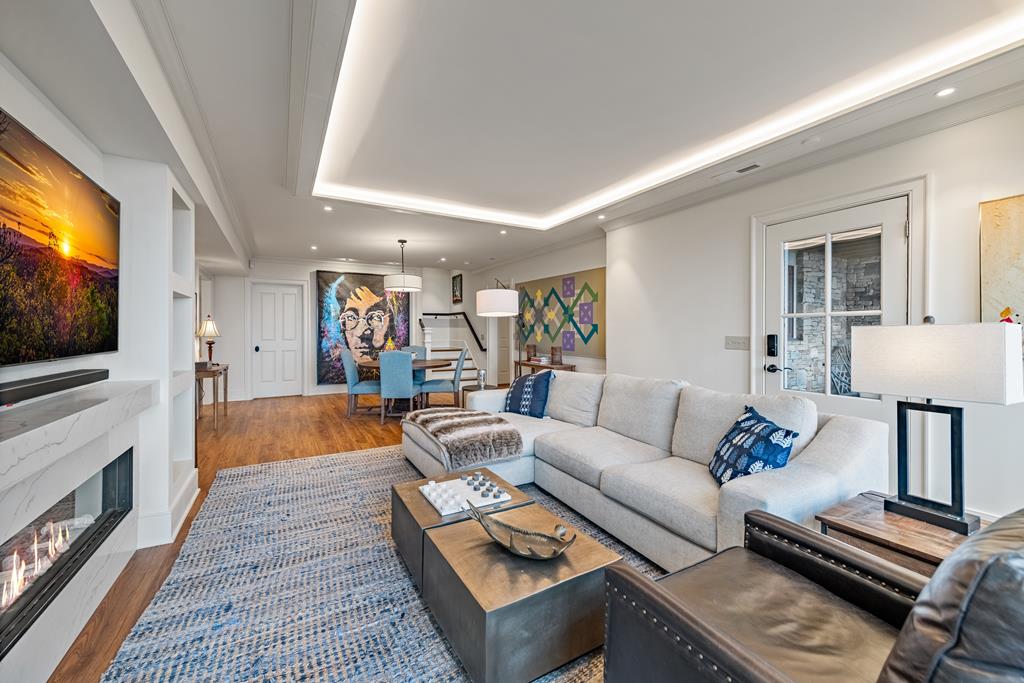 Murphy, North Carolina, 28906, United States, 5 Bedrooms Bedrooms, ,6 BathroomsBathrooms,Residential,Active,2000202