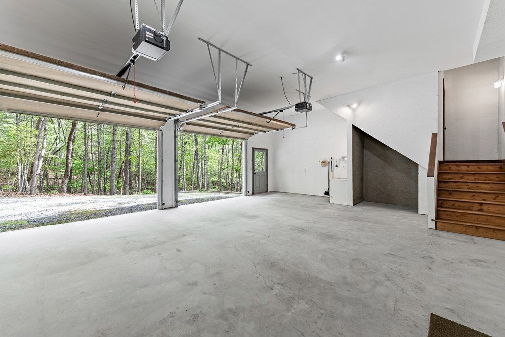 Ellijay, Georgia, 30536, United States, 4 Bedrooms Bedrooms, ,4 BathroomsBathrooms,Residential,Active,1800168