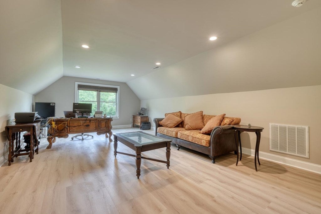 Blairsville, Georgia, 30512, United States, 4 Bedrooms Bedrooms, ,4 BathroomsBathrooms,Residential,Active,1850663