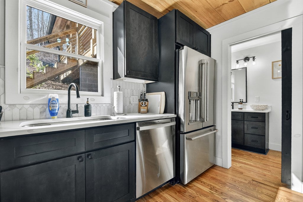 Blue Ridge, Georgia, 30513, United States, 3 Bedrooms Bedrooms, ,3 BathroomsBathrooms,Residential,Active,2029742