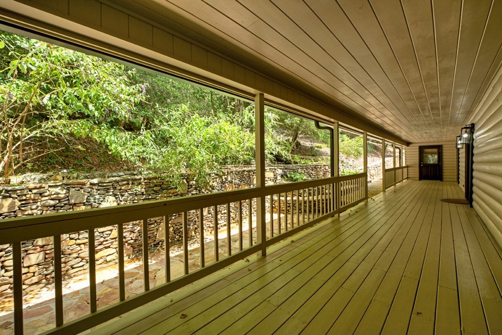 Ellijay, Georgia, 30536, United States, 3 Bedrooms Bedrooms, ,5 BathroomsBathrooms,Residential,Active,1926905