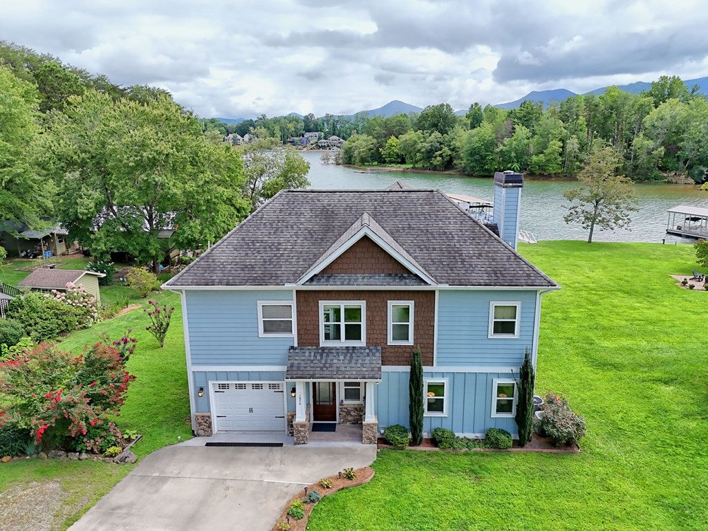 Hiawassee, Georgia, 30546, United States, 2 Bedrooms Bedrooms, ,3 BathroomsBathrooms,Residential,Active,1914805