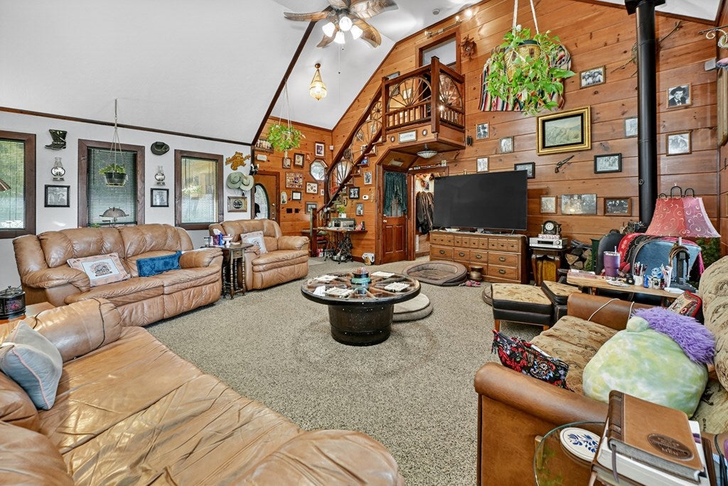 Mineral Bluff, Georgia, 30559, United States, 4 Bedrooms Bedrooms, ,3 BathroomsBathrooms,Residential,Active,1899865