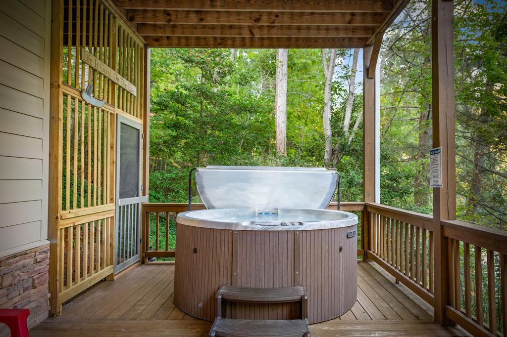 Blue Ridge, Georgia, 30513, United States, 4 Bedrooms Bedrooms, ,3 BathroomsBathrooms,Residential,Active,1945235