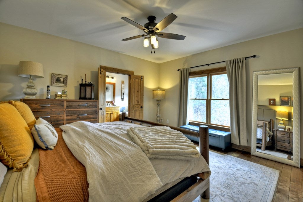 Ellijay, Georgia, 30540, United States, 5 Bedrooms Bedrooms, ,4 BathroomsBathrooms,Residential,Active,1745330