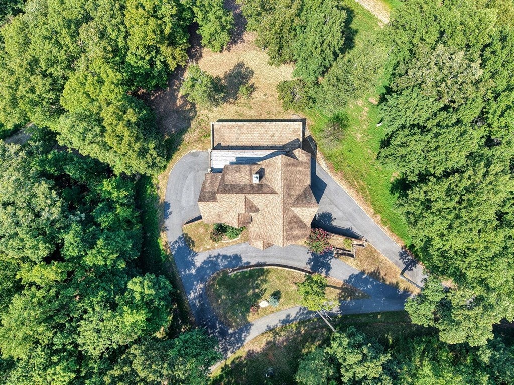 Blairsville, Georgia, 30512, United States, 4 Bedrooms Bedrooms, ,6 BathroomsBathrooms,Residential,Active,1934771