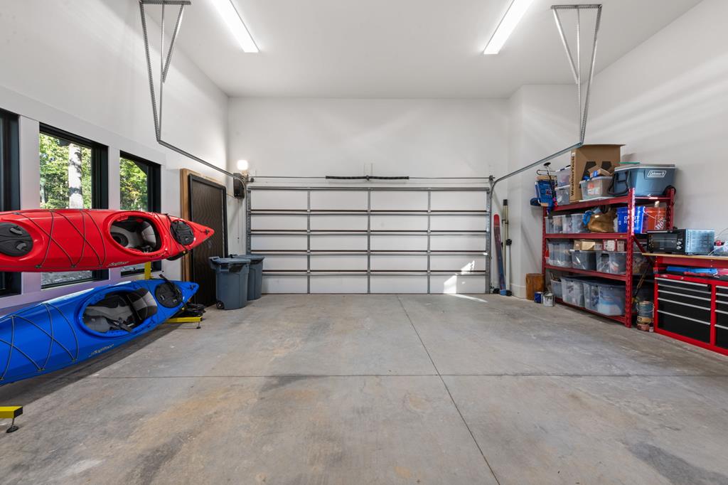 Ellijay, Georgia, 30536, United States, 3 Bedrooms Bedrooms, ,4 BathroomsBathrooms,Residential,Active,1968120