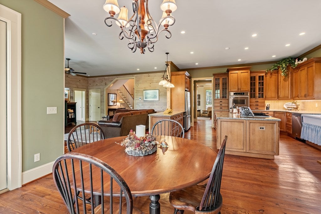 Ellijay, Georgia, 30536, United States, 4 Bedrooms Bedrooms, ,4 BathroomsBathrooms,Residential,Active,1800168