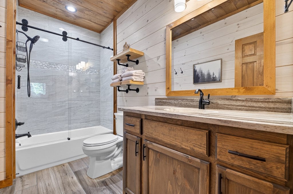 Morganton, Georgia, 30560, United States, 4 Bedrooms Bedrooms, ,4 BathroomsBathrooms,Residential,Active,1844261