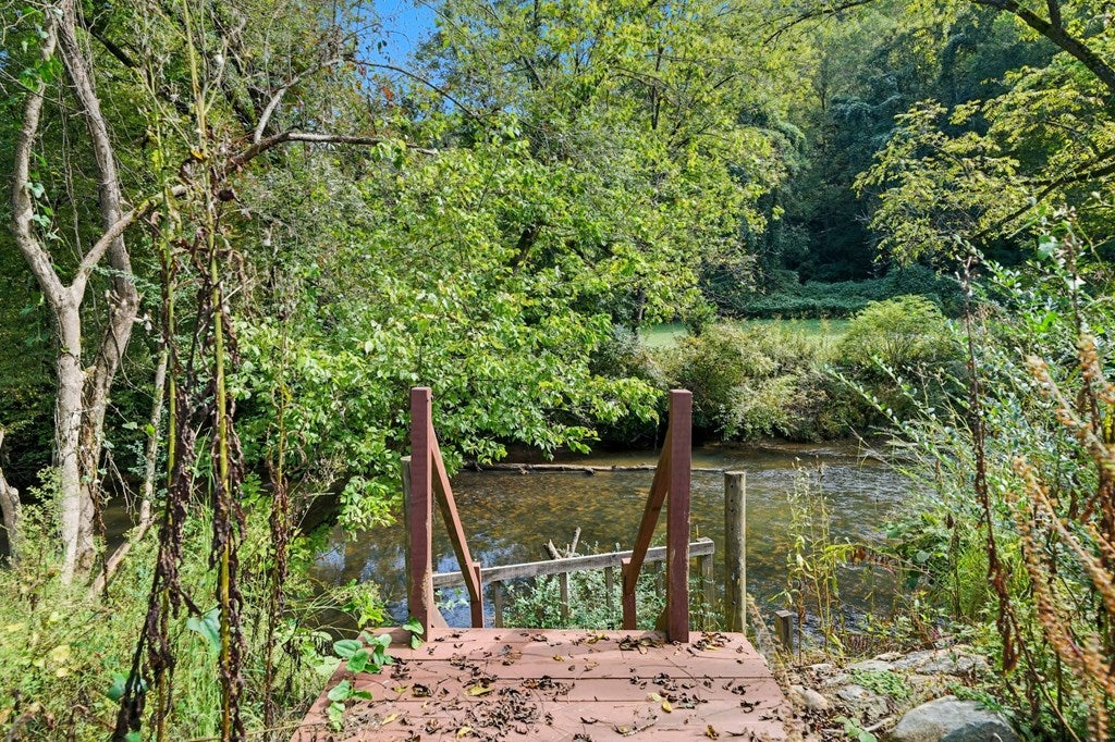 Ellijay, Georgia, 30540, United States, 4 Bedrooms Bedrooms, ,4 BathroomsBathrooms,Residential,Active,1954327