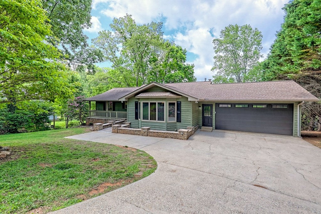 Hiawassee, Georgia, 30546, United States, 3 Bedrooms Bedrooms, ,3 BathroomsBathrooms,Residential,Active,1790158