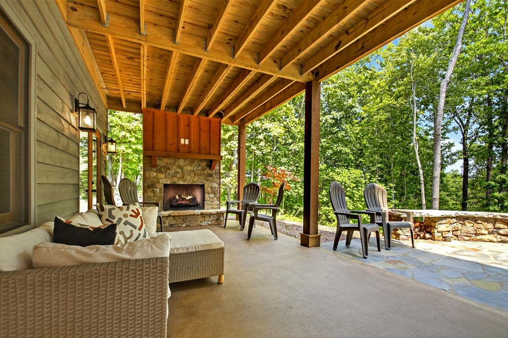 Morganton, Georgia, 30560, United States, 4 Bedrooms Bedrooms, ,4 BathroomsBathrooms,Residential,Active,1844261